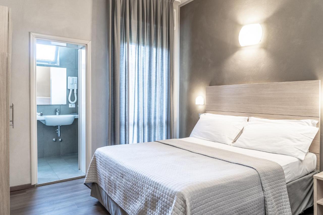 Hotel Columbia Белариа-Игеа Марина Екстериор снимка